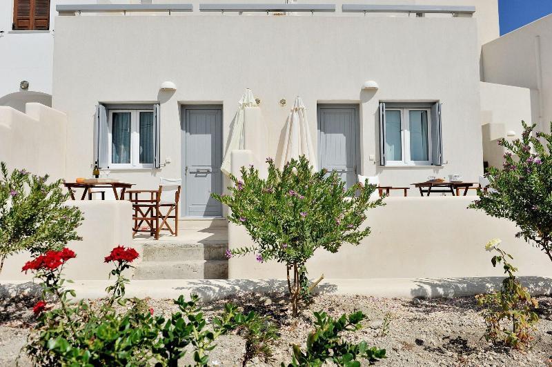 Tsakanos Home Adamantas  Exterior photo