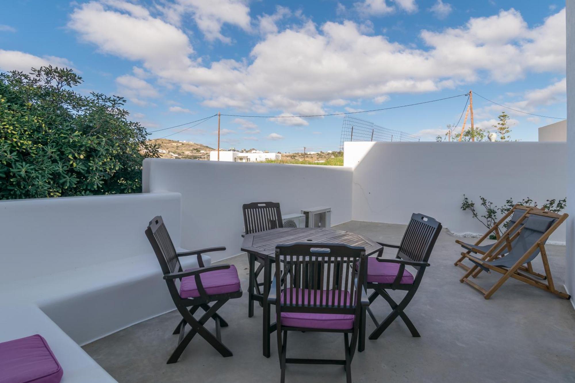 Tsakanos Home Adamantas  Exterior photo