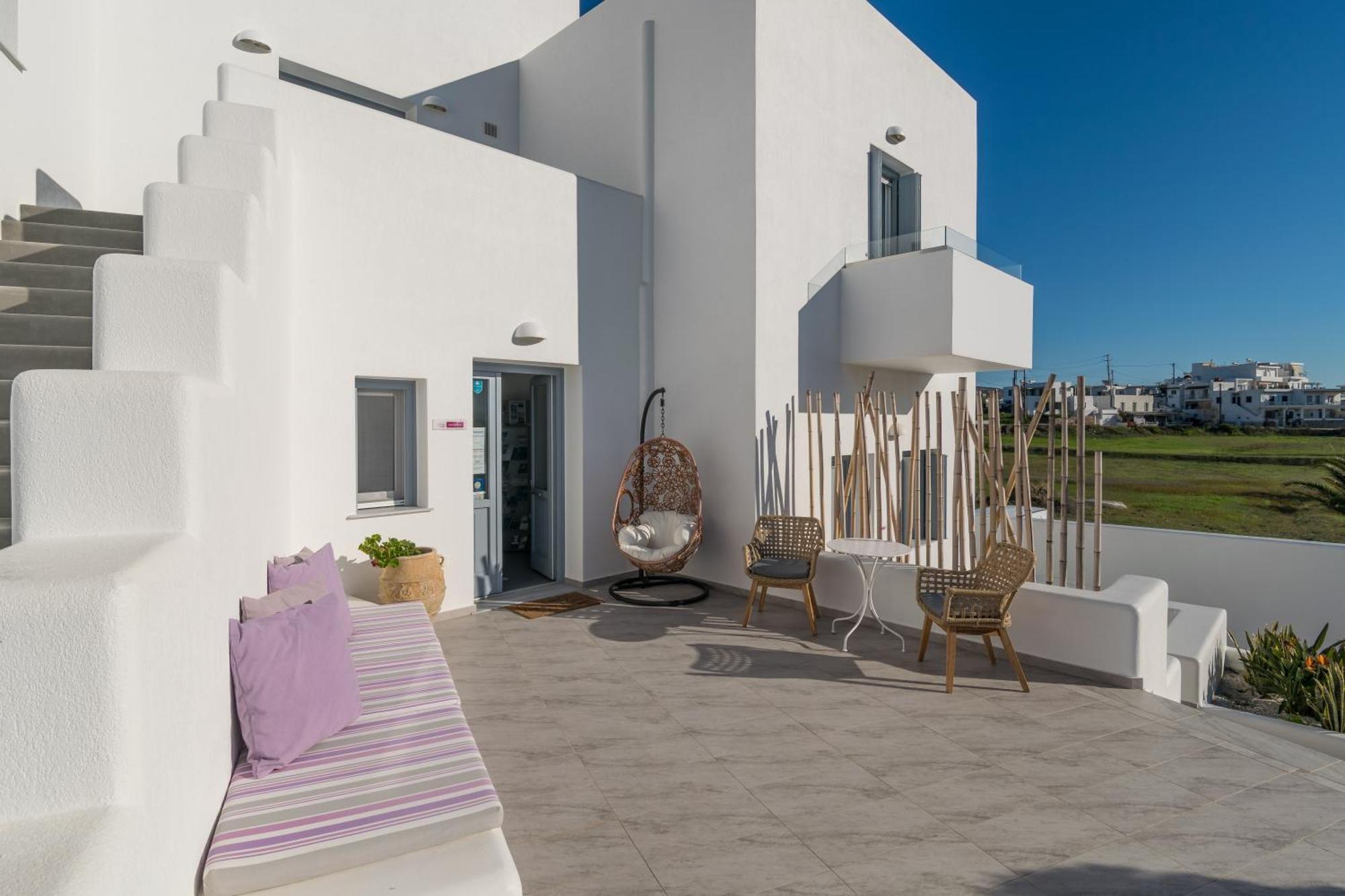 Tsakanos Home Adamantas  Exterior photo